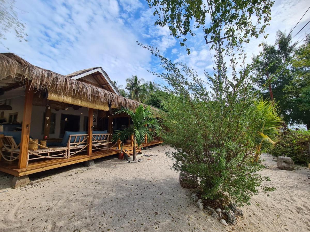 The Beach Shack Гили Еър Екстериор снимка